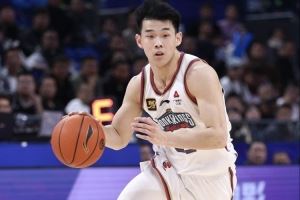 麦穗丰：NBA发展联盟的竞争非常残酷 很考验林葳的心理素质