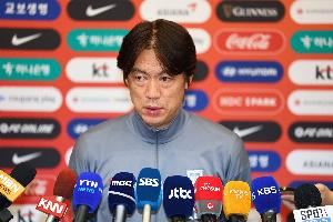 东体：韩国队取胜头号功臣当属李东炅，队内多人具备旅欧实力